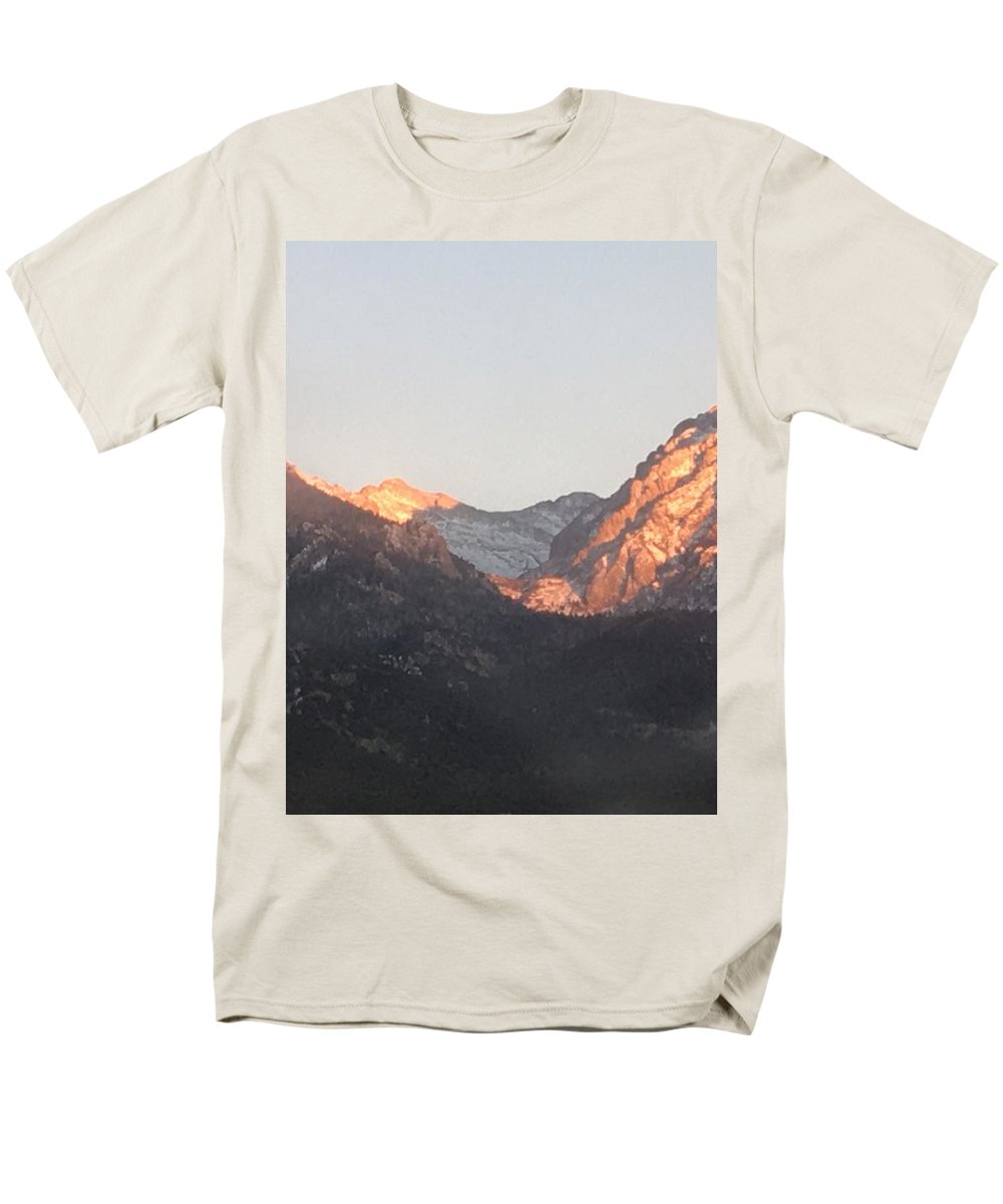 Winter Magic Hour Crestone - Men's T-Shirt (Regular Fit)