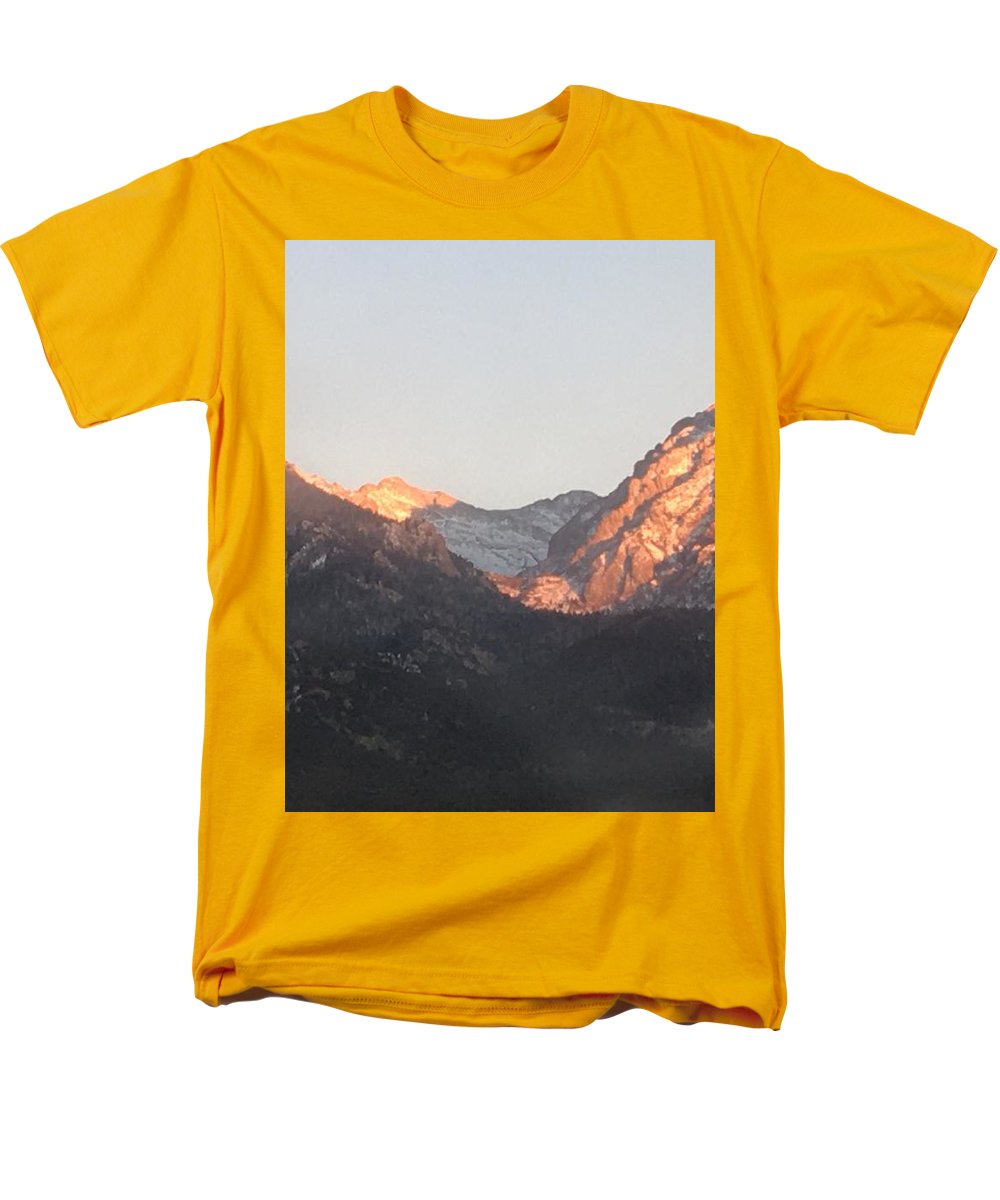 Winter Magic Hour Crestone - Men's T-Shirt (Regular Fit)