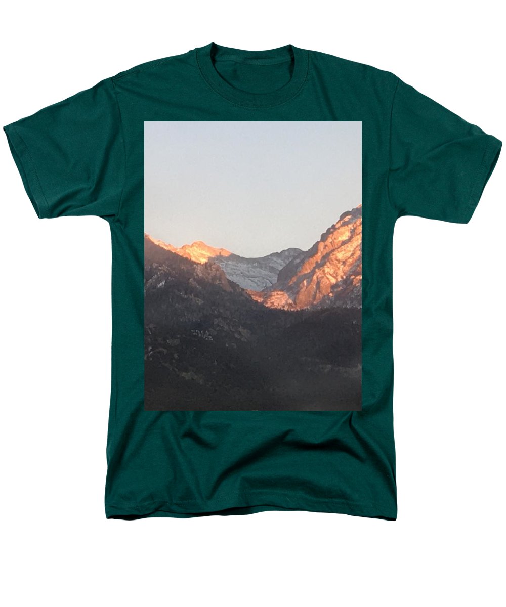 Winter Magic Hour Crestone - Men's T-Shirt (Regular Fit)