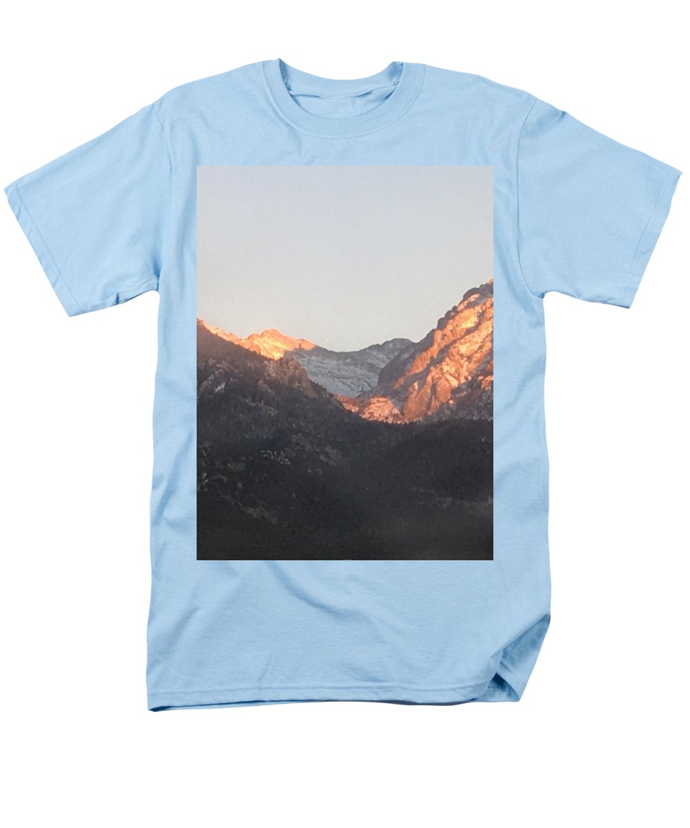 Winter Magic Hour Crestone - Men's T-Shirt (Regular Fit)