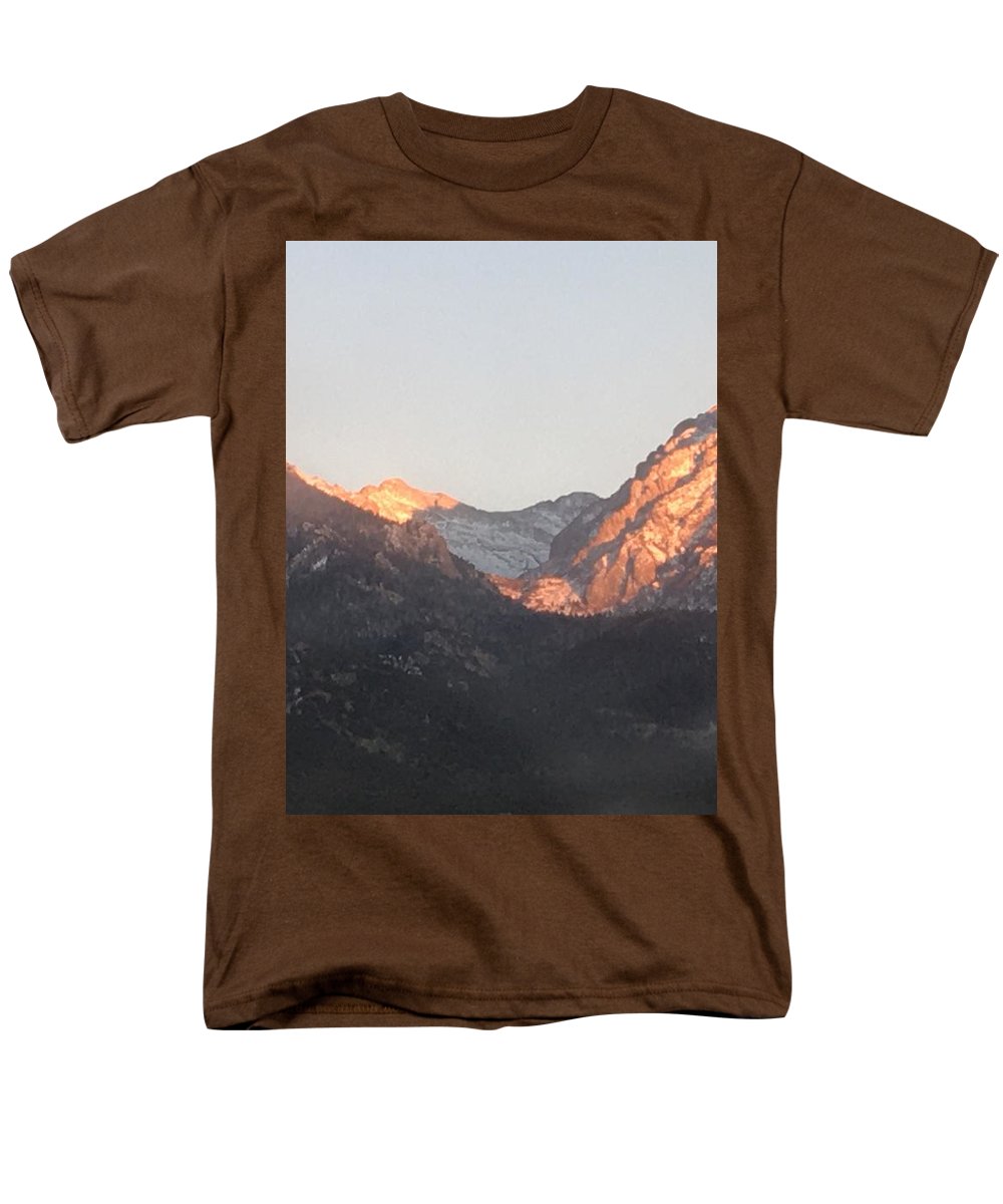 Winter Magic Hour Crestone - Men's T-Shirt (Regular Fit)