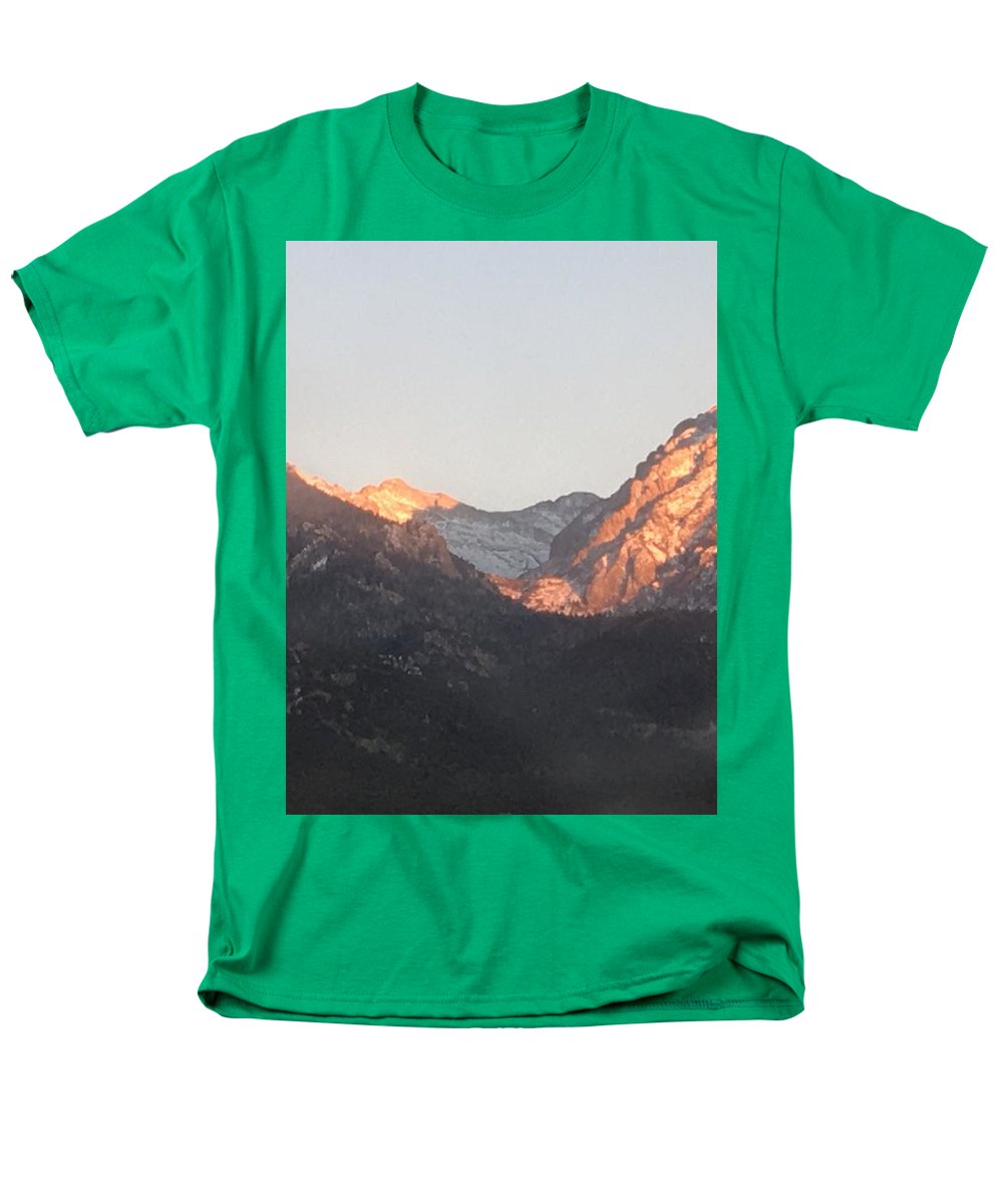 Winter Magic Hour Crestone - Men's T-Shirt (Regular Fit)