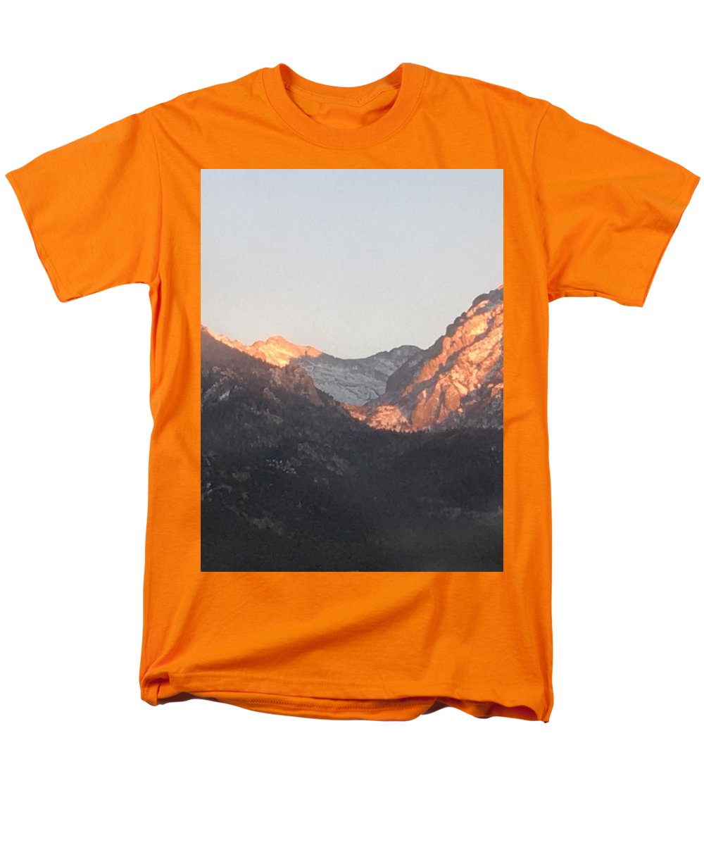 Winter Magic Hour Crestone - Men's T-Shirt (Regular Fit)