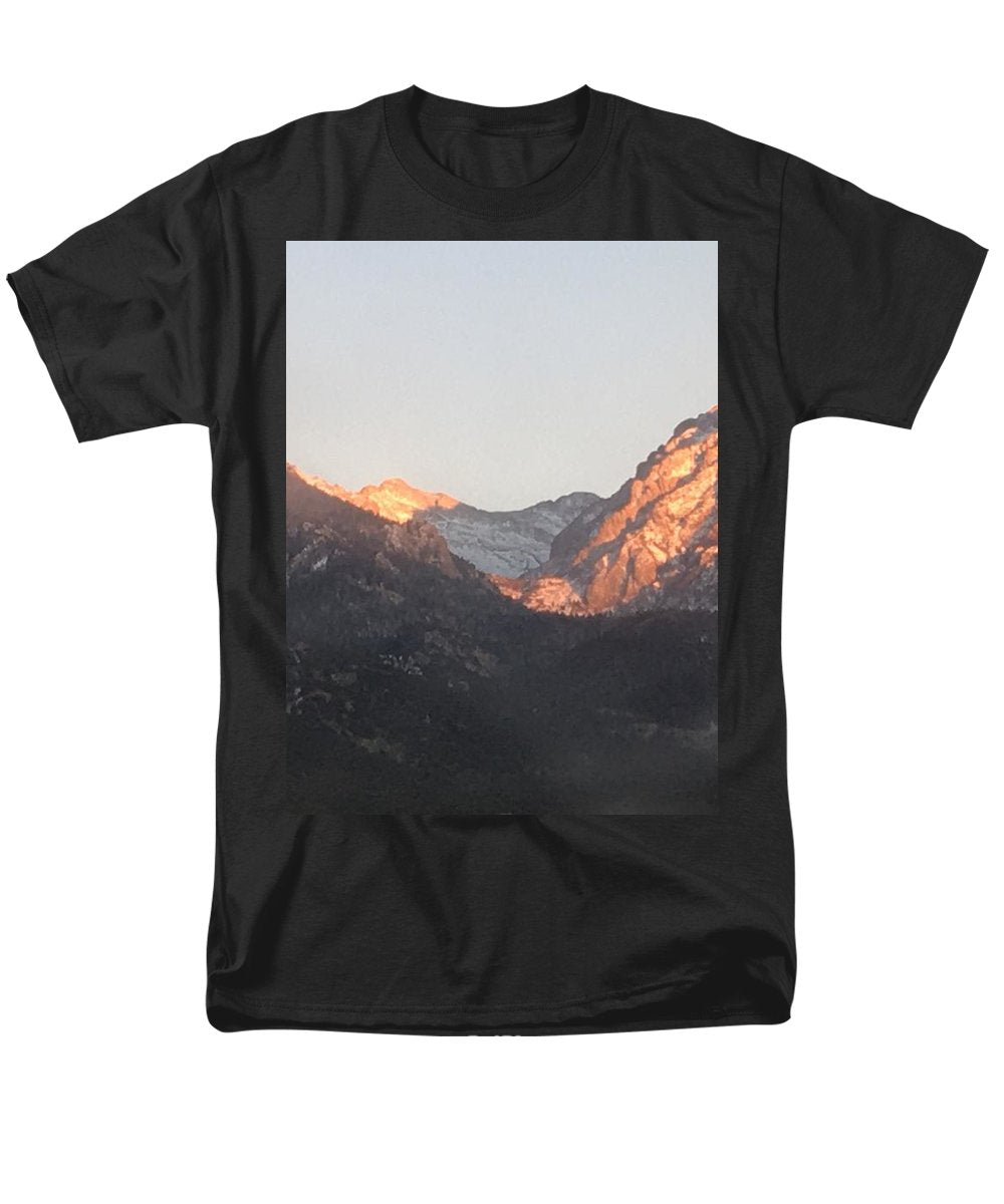 Winter Magic Hour Crestone - Men's T-Shirt (Regular Fit)