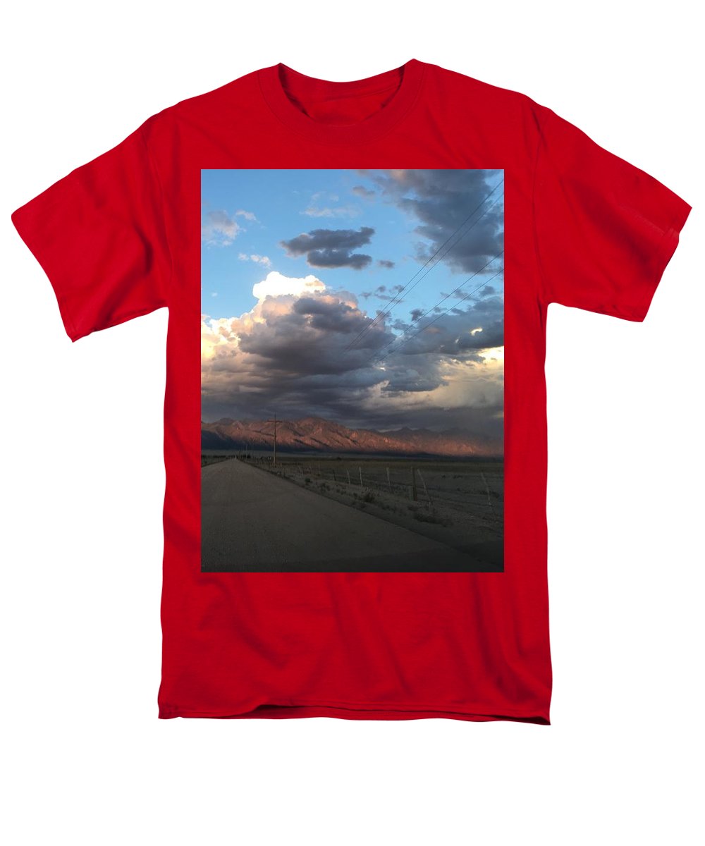 Summer Storm Sunset Crestone - Men's T-Shirt (Regular Fit)