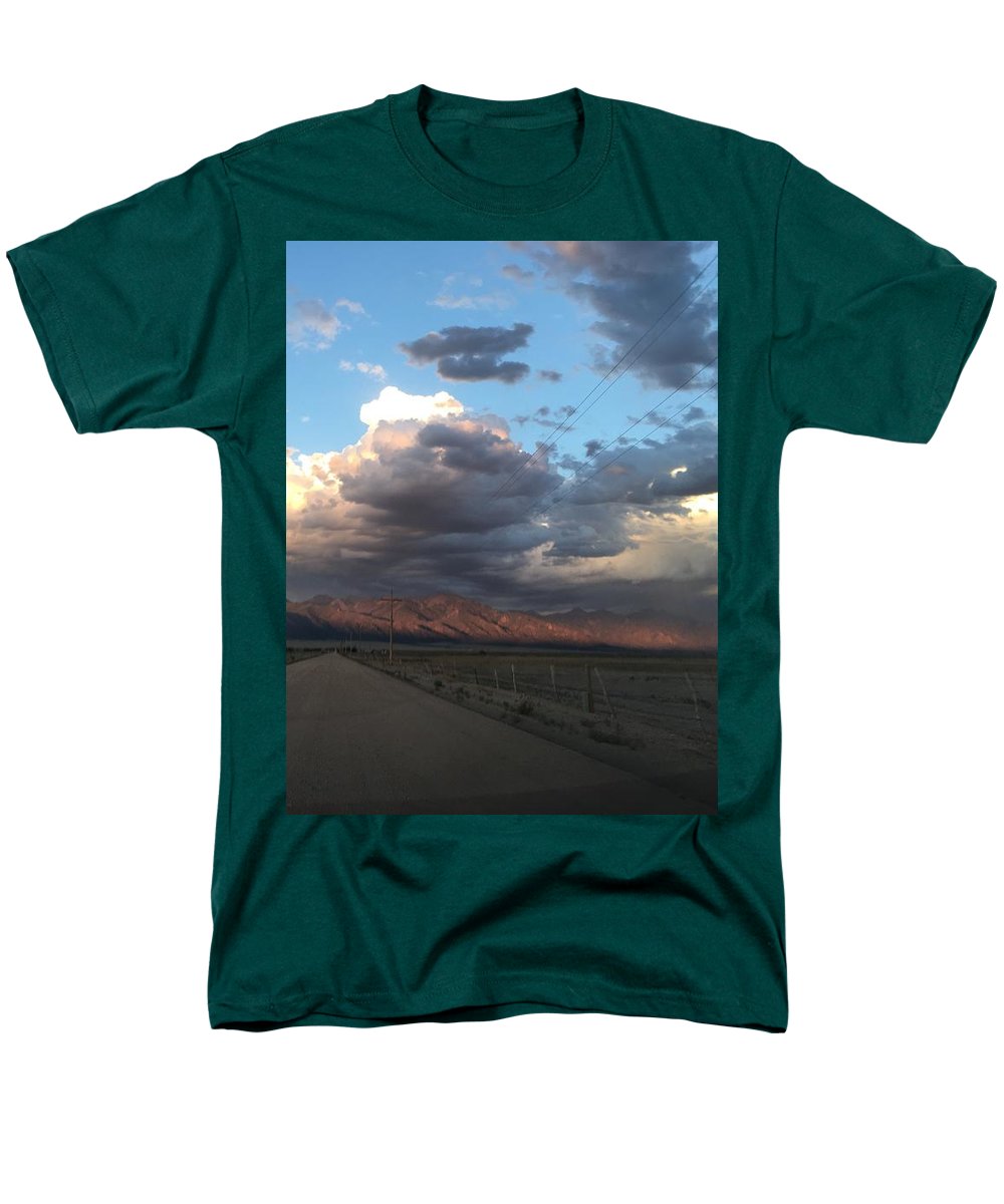 Summer Storm Sunset Crestone - Men's T-Shirt (Regular Fit)