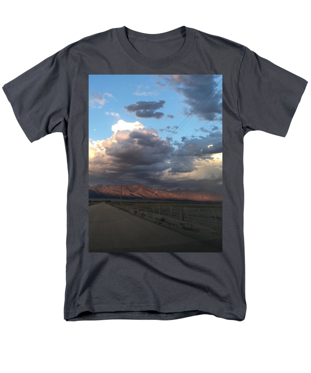 Summer Storm Sunset Crestone - Men's T-Shirt (Regular Fit)