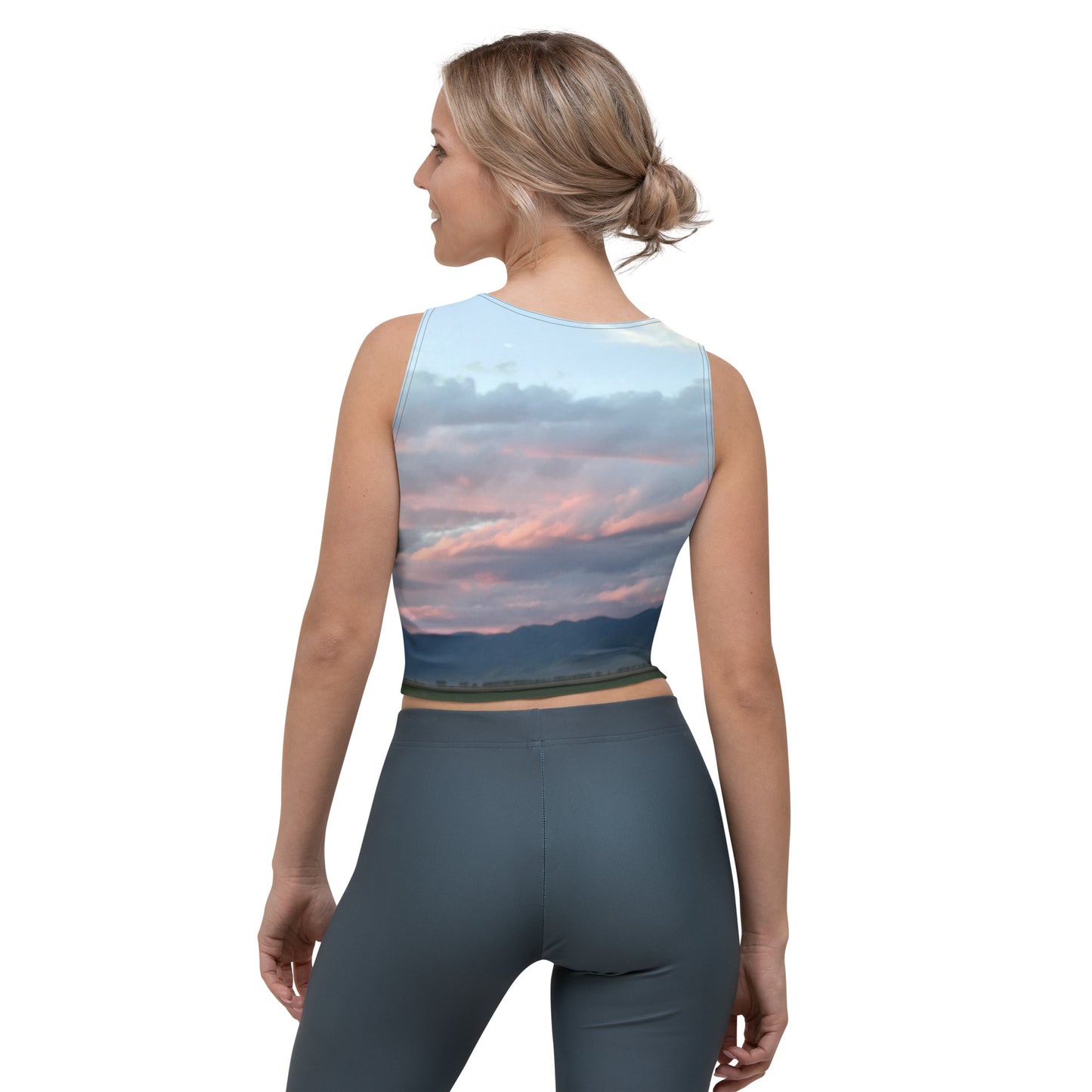 CROP TOP : CLOUDS BEFORE DUSK