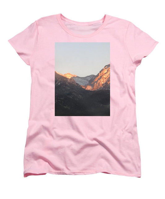 Winter Magic Hour Crestone - Women's T-Shirt (Standard Fit)