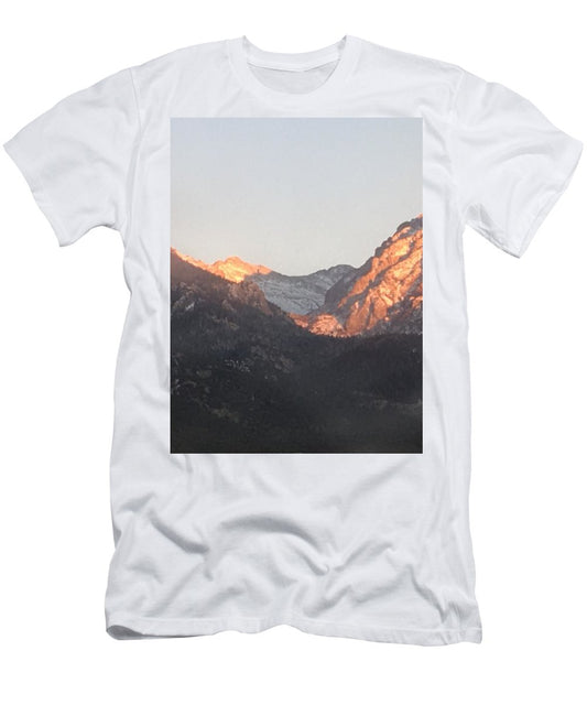 Winter Magic Hour Crestone - T-Shirt