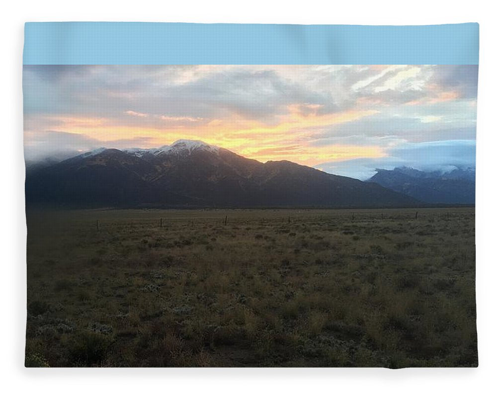 Snowy Morning Mists Crestone - Blanket