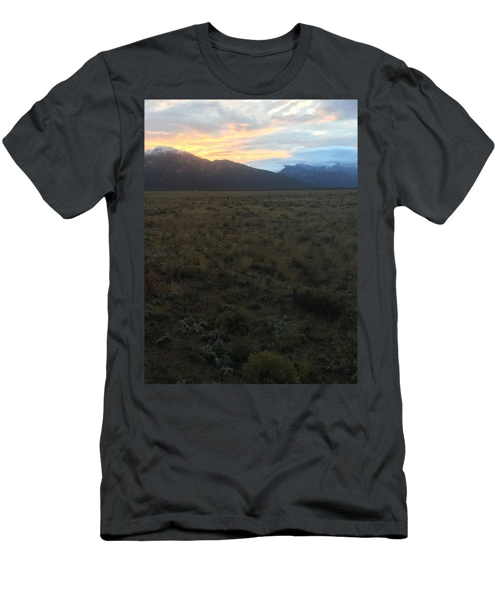 Snowy Morning Mists Crestone - T-Shirt