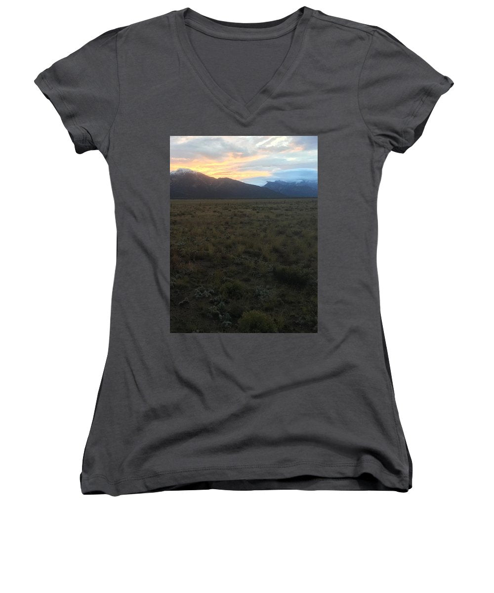 Snowy Morning Mists Crestone - Women's V-Neck