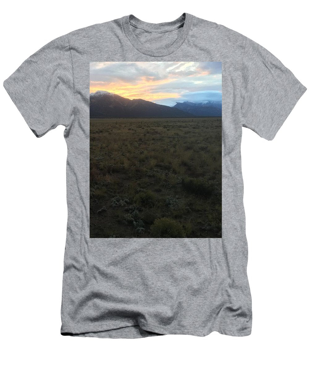 Snowy Morning Mists Crestone - T-Shirt