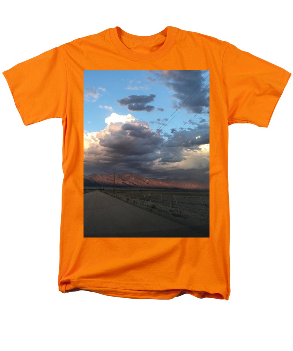 Summer Storm Sunset Crestone - Men's T-Shirt  (Regular Fit)