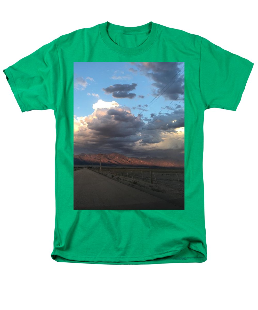 Summer Storm Sunset Crestone - Men's T-Shirt  (Regular Fit)